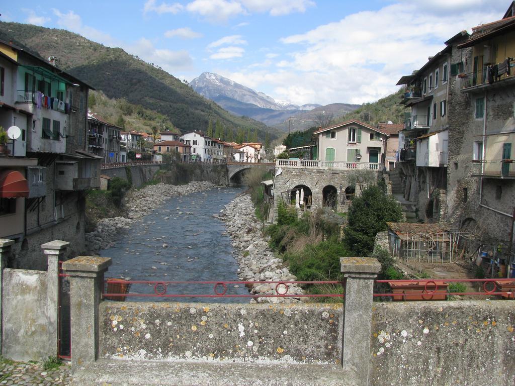 Casa Med Holiday Home Isolabona Bagian luar foto