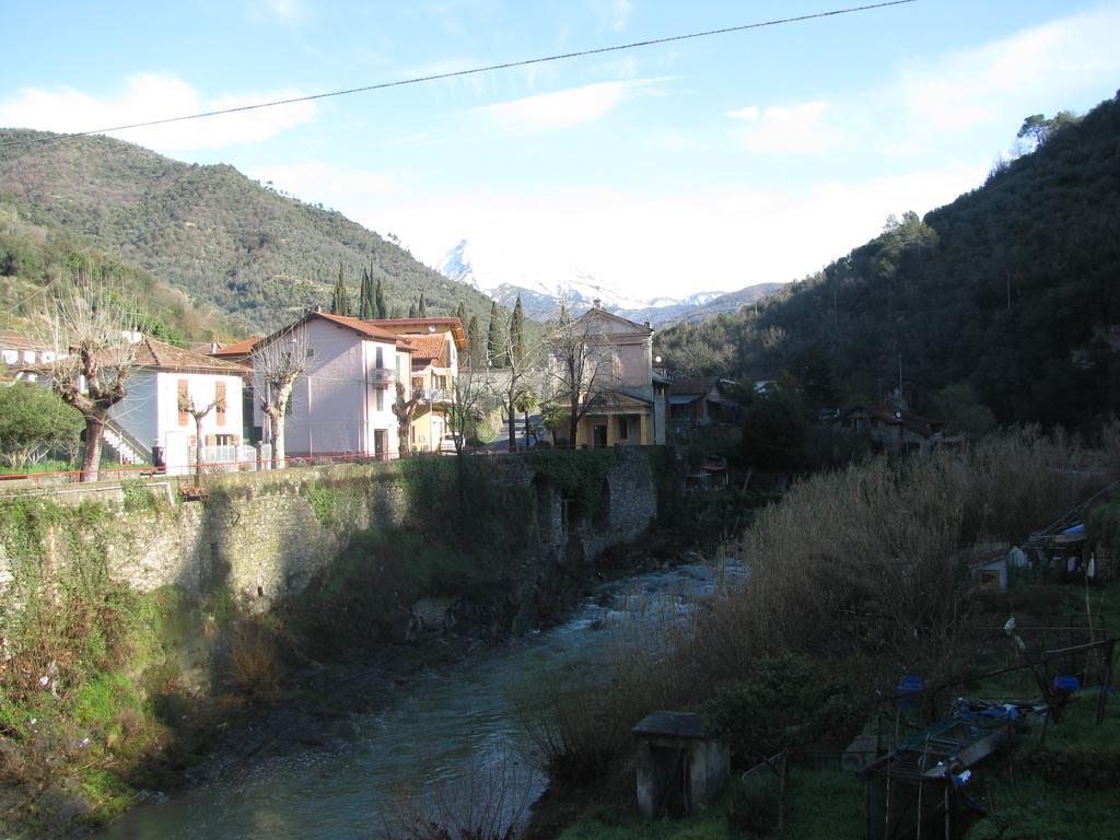Casa Med Holiday Home Isolabona Bagian luar foto