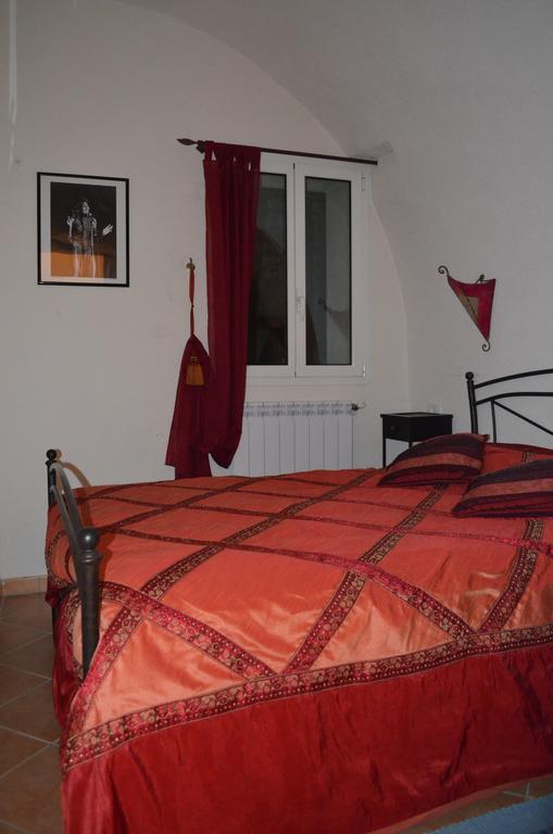 Casa Med Holiday Home Isolabona Bagian luar foto