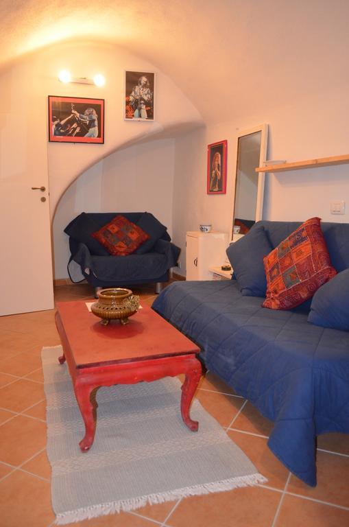 Casa Med Holiday Home Isolabona Bagian luar foto