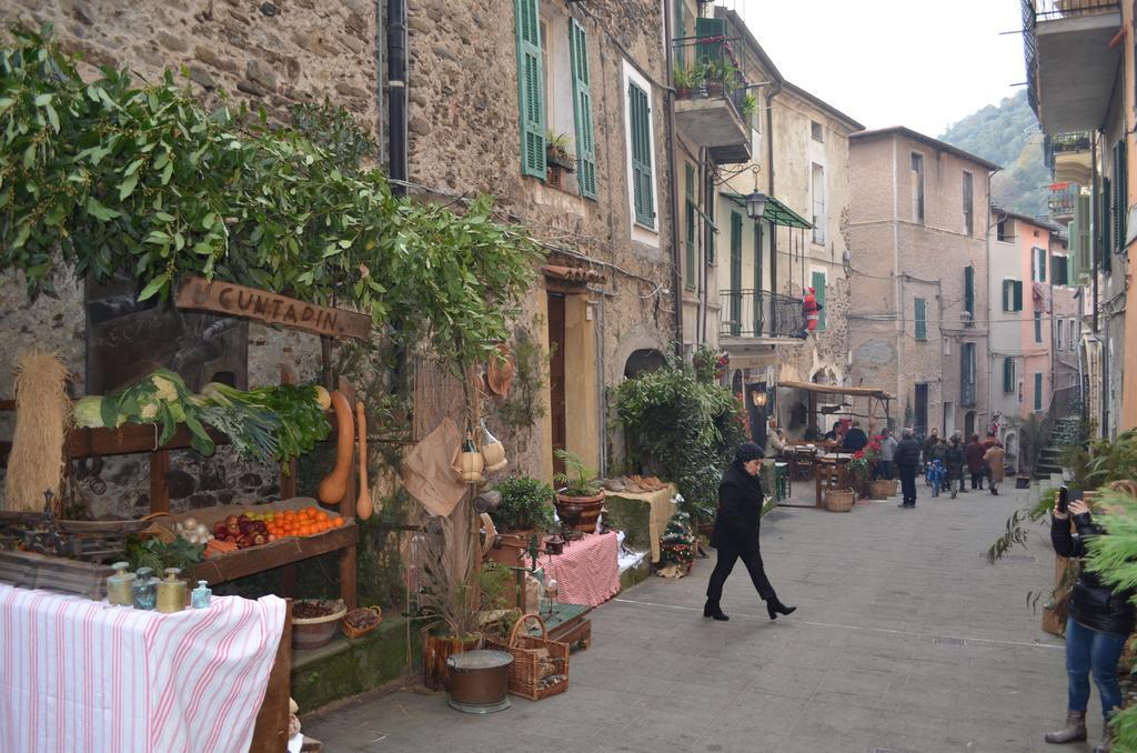 Casa Med Holiday Home Isolabona Bagian luar foto
